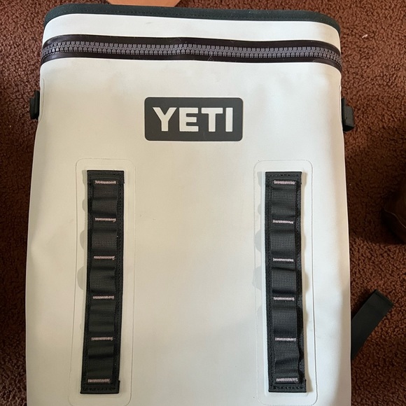 Yeti Hopper backflip 24. HTF. EUC.